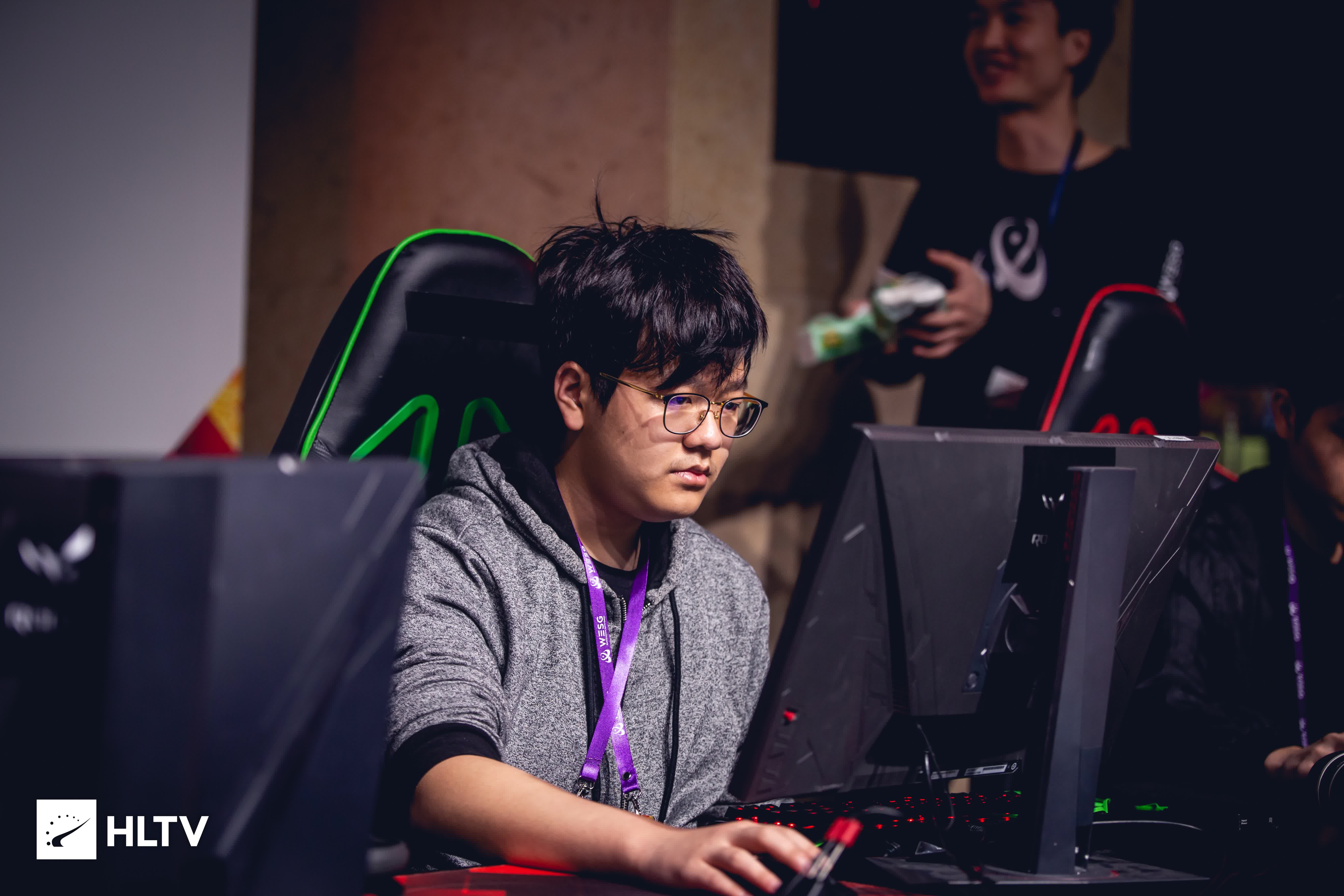 19歲電競選手幻云的愛情“冒險”：一場從天而降的“感情陷阱”