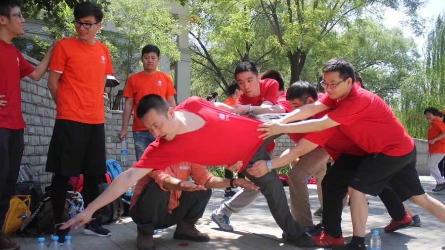 跨界新年團建：國內(nèi)FPS游戲的黃埔軍校大聯(lián)歡