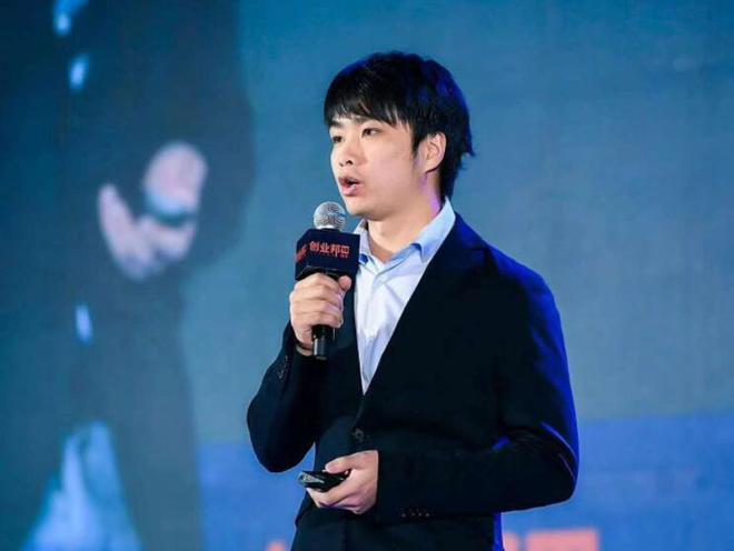 中國電競?cè)宋锱判邪駏zi不在前五名第一名世界冠軍拿到手軟(圖6)