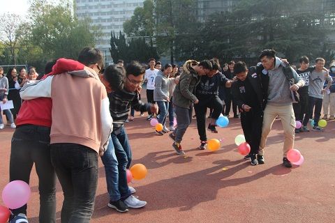 跨界FPS新年團(tuán)建：張不才與娟姨引領(lǐng)CFHD開(kāi)創(chuàng)新局