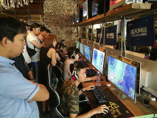 榮耀GT Pro正式發(fā)布：電競性能旗艦 3款時(shí)尚配色