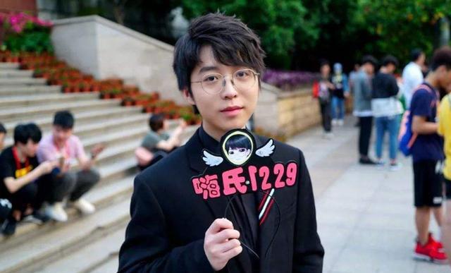 電競?cè)ψ顜浥判邪瘢〉谝幻麑嵙︻佒的雺翰磺笕撕推揭桓缯Q生(圖2)