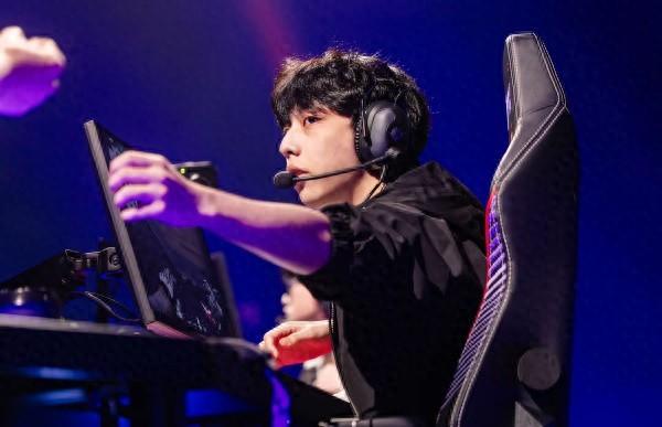 EDG_S1Mon事件匯總康康等四位隊(duì)友已發(fā)文對(duì)其聲討