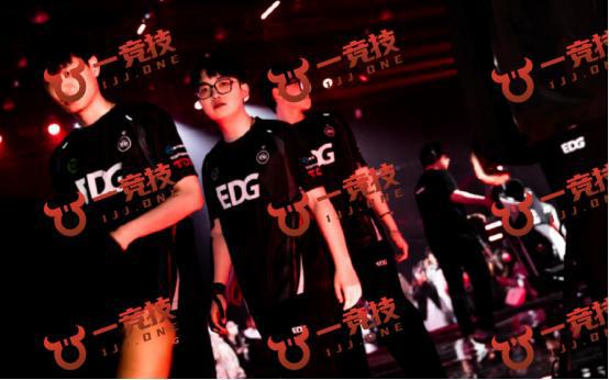 一競(jìng)技無(wú)畏契約：康康個(gè)人實(shí)力突出但缺少核心思路