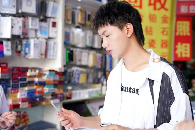 KPL無畏帥照來襲網(wǎng)友直言能當(dāng)明星同為電競男主一諾Fly也不差(圖3)