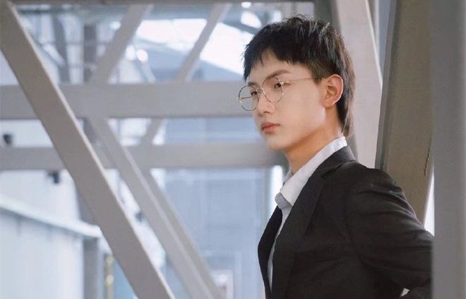 KPL無畏帥照來襲網(wǎng)友直言能當(dāng)明星同為電競男主一諾Fly也不差(圖5)